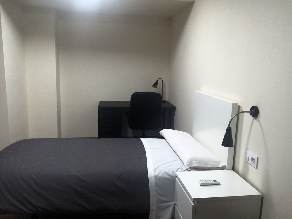 Europa House Village Hostal *